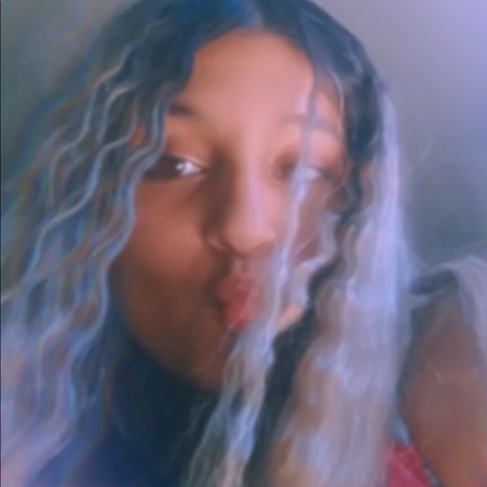 Meet your Posher, Harmony